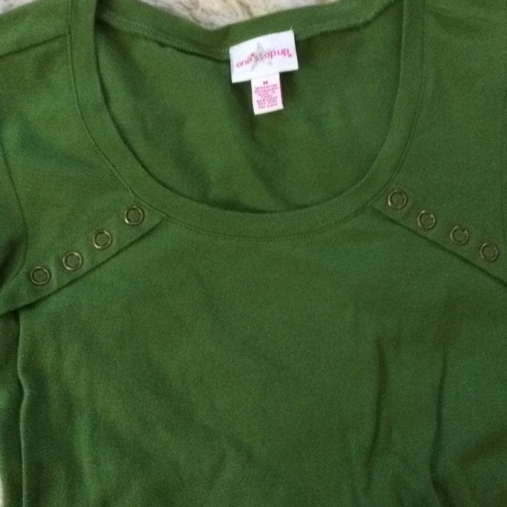 Green Top - Picture 2 of 2